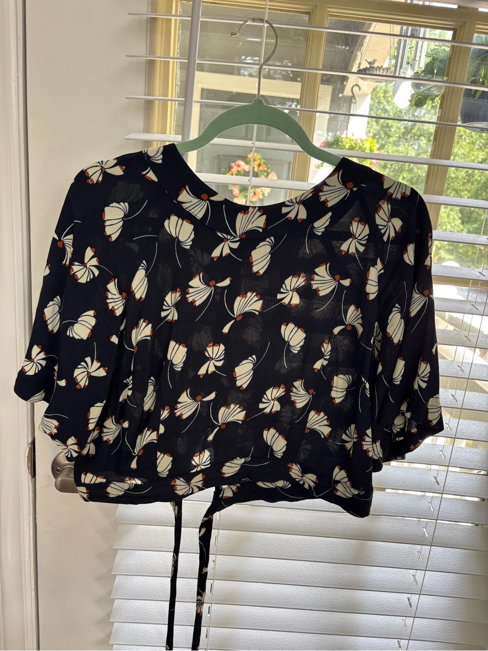 Eloquii Black Floral Tie-Front Crop Top